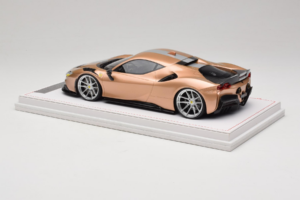 Ferrari SF90 Novitec Złoty Srebrny Pasek IVY Merit 1:18 REMC028 Żywica — zdjęcie 5 z 7