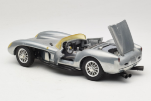 Ferrari Testa Rossa Chrome Silver Hot Wheels 1:18 25737 Metal — zdjęcie 5 z 8