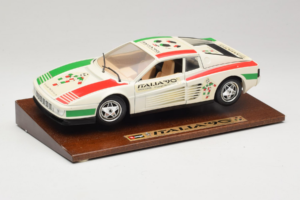 Ferrari Testarossa Italia 90 Biały Bburago 1:18 3059-W1 Metal — zdjęcie 2 z 8