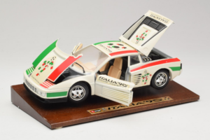 Ferrari Testarossa Italia 90 Biały Bburago 1:18 3059-W1 Metal — zdjęcie 3 z 8