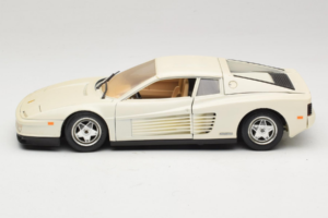 Ferrari Testarossa Biały Bburago 1:18 3019-W1 Metal — zdjęcie 4 z 8