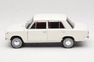 Fiat 124 Biały IXO 1:18 18CMC205OP Metal — zdjęcie 4 z 8