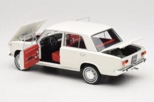 Fiat 124 Biały IXO 1:18 18CMC205OP Metal — zdjęcie 5 z 8