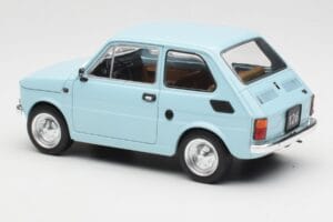 Fiat 126 Jasnoniebieski MCG 1:18 MCG18415 Metal — zdjęcie 5 z 6