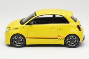 Abarth 500e Żółty IXO 1:18 MCG18498 Metal — zdjęcie 3 z 6