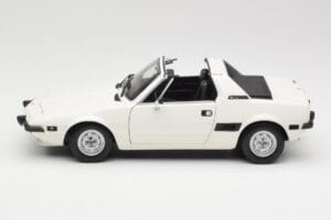 Fiat X1/9 Biały Minichamps 1:18 100121685 Metal — zdjęcie 4 z 8