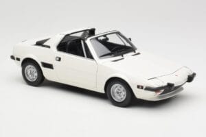 Fiat X1/9 Biały Minichamps 1:18 100121685 Metal — zdjęcie 6 z 8