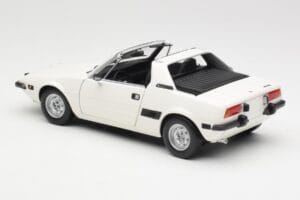 Fiat X1/9 Biały Minichamps 1:18 100121685 Metal — zdjęcie 7 z 8