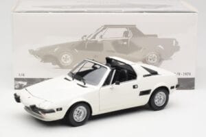 Fiat X1/9 Biały Minichamps 1:18 100121685 Metal — zdjęcie 8 z 8