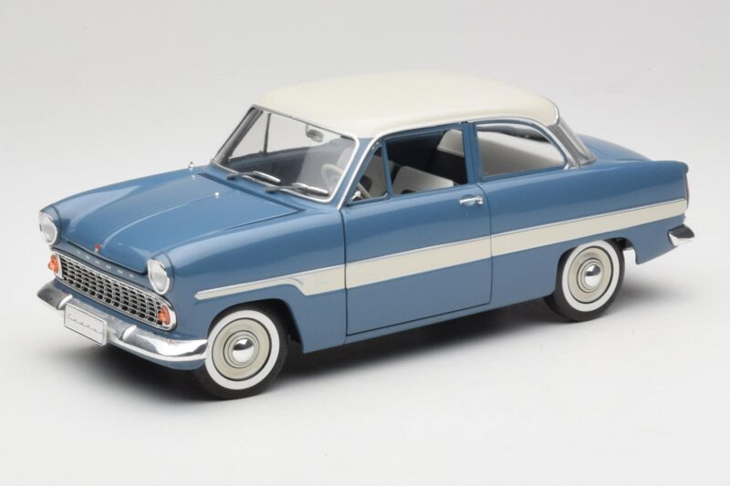 Ford Taunus 12M P2 Niebieski Pasy Revell 1:18 08880-M1 Metal