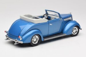 Ford Kabriolet Niebieski Road Signature 1:18 92238 Metal — zdjęcie 3 z 8