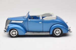 Ford Kabriolet Niebieski Road Signature 1:18 92238 Metal — zdjęcie 4 z 8