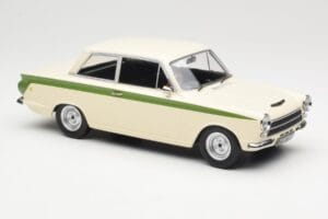 Ford Cortina Lotus White & Green Stripe MCG 1:18 MCG18434 Metal — zdjęcie 4 z 6