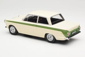 Ford Cortina Lotus White & Green Stripe MCG 1:18 MCG18434 Metal — zdjęcie 5 z 6
