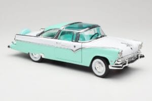 Ford Crown Victoria Seafoam Zielony & Biały Road Legends 1:18 92138 Metal — zdjęcie 5 z 7