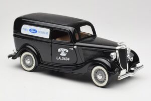 Ford Delivery Truck Ford Parts Czarny Solido 1:18 8417 Metal — zdjęcie 6 z 8