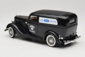 Ford Delivery Truck Ford Parts Czarny Solido 1:18 8417 Metal — zdjęcie 7 z 8