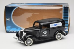 Ford Delivery Truck Ford Parts Czarny Solido 1:18 8417 Metal — zdjęcie 8 z 8