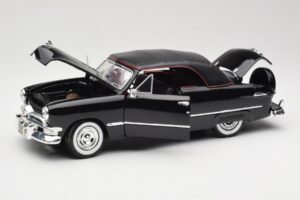 Ford Deluxe Kabriolet Czarny Maisto 1:18 31681 Metal — zdjęcie 2 z 8