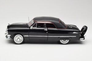 Ford Deluxe Kabriolet Czarny Maisto 1:18 31681 Metal — zdjęcie 4 z 8