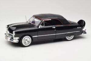 Ford Deluxe Kabriolet Czarny Maisto 1:18 31681 Metal