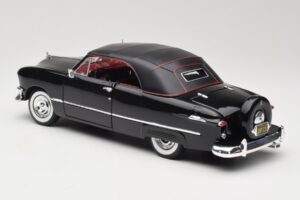 Ford Deluxe Kabriolet Czarny Maisto 1:18 31681 Metal — zdjęcie 7 z 8