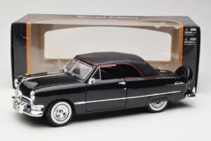 Ford Deluxe Kabriolet Czarny Maisto 1:18 31681 Metal — zdjęcie 8 z 8