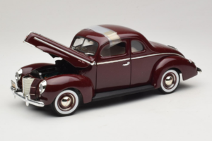 Ford Deluxe Coupe Ciemnoczerwony ERTL 1:18 7936 Metal — zdjęcie 2 z 7