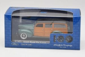 Ford Deluxe Woody Forest Zielony Minichamps 1:43 FORD20002 Metal — zdjęcie 4 z 4