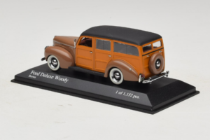 Ford DeLuxe Woody Station Wagon Brązowy Minichamps 1:43 400082111 Metal — zdjęcie 3 z 4