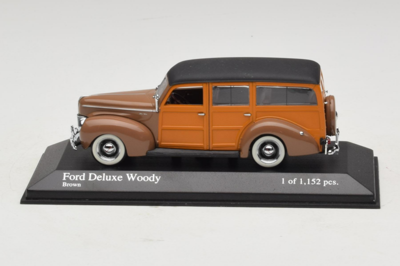 Ford DeLuxe Woody Station Wagon Brązowy Minichamps 1:43 400082111 Metal