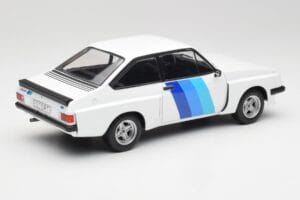 Ford Escort Mk2 RS 2000 X-Pack Diamond Biały & Niebieski Decor MCG 1:18 MCG18351 Metal — zdjęcie 2 z 6