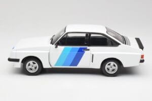Ford Escort Mk2 RS 2000 X-Pack Diamond Biały & Niebieski Decor MCG 1:18 MCG18351 Metal — zdjęcie 3 z 6