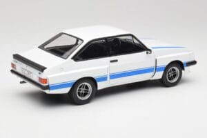Ford Escort Mk2 RS 2000 X-Pack Diamond Biały & Niebieski Stripe MCG 1:18 MCG18350 Metal — zdjęcie 2 z 6