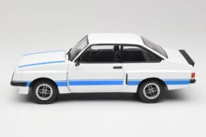 Ford Escort Mk2 RS 2000 X-Pack Diamond Biały & Niebieski Stripe MCG 1:18 MCG18350 Metal — zdjęcie 3 z 6