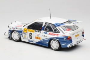Ford Escort RS Cosworth Mobil 1 #6 F. Delecour / D. Grataloup Rally Monte Carlo Night Version Winner 1994 UT Models 1:18 3945 — zdjęcie 7 z 8