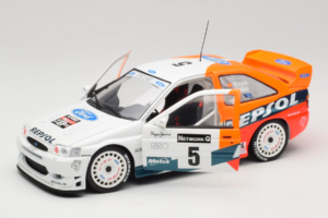 Ford Escort RS Cosworth Repsol #5 C. Sainz / L. Moya RAC Rally 1997 UT Models 1:18 39750 Metal — zdjęcie 2 z 8