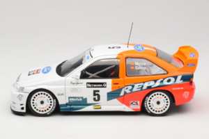 Ford Escort RS Cosworth Repsol #5 C. Sainz / L. Moya RAC Rally 1997 UT Models 1:18 39750 Metal — zdjęcie 4 z 8