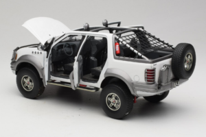 Ford Expedition Himalaya White AUTOart 1:18 72781 Metal — zdjęcie 5 z 8