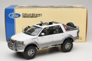 Ford Expedition Himalaya White AUTOart 1:18 72781 Metal — zdjęcie 8 z 8