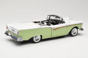 Ford Fairlane Skyliner Zielony i Biały Sun Star 1:18 FORD003 Metal — zdjęcie 4 z 9