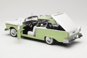 Ford Fairlane Skyliner Zielony i Biały Sun Star 1:18 FORD003 Metal — zdjęcie 6 z 9
