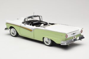 Ford Fairlane Skyliner Zielony i Biały Sun Star 1:18 FORD003 Metal — zdjęcie 8 z 9