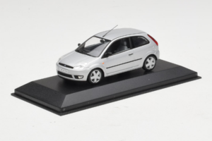 Ford Fiesta Mk5 2-Door Srebrny Minichamps 1:43 FIESTA003 Metal — zdjęcie 2 z 4