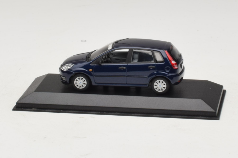 Ford Fiesta Mk5 4-Door Ciemnoniebieski Minichamps 1:43 FIESTA001 Metal