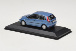 Ford Fiesta Mk5 4-Door Jasnoniebieski Minichamps 1:43 FIESTA002 Metal — zdjęcie 3 z 4