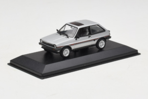 Ford Fiesta XR2 Srebrny Minichamps 1:43 400085160 Metal — zdjęcie 2 z 4