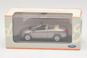 Ford Focus Mk2 CC Szary Minichamps 1:43 FORD005 Metal — zdjęcie 4 z 4