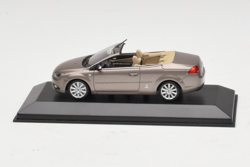 Ford Focus Mk2 CC Szary Minichamps 1:43 FORD005 Metal