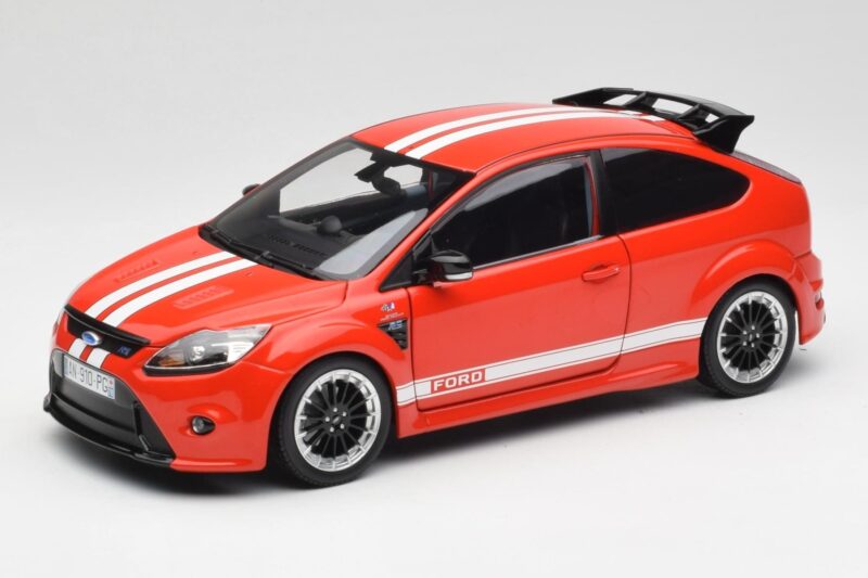 Ford Focus RS LM Classic Edition Race Red 1967 Ford Mk IV Tribute Minichamps 1:18 100080067 Metal